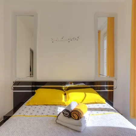 Joli 2 Pièces Emplacement Idéal Piétonne Apartamento